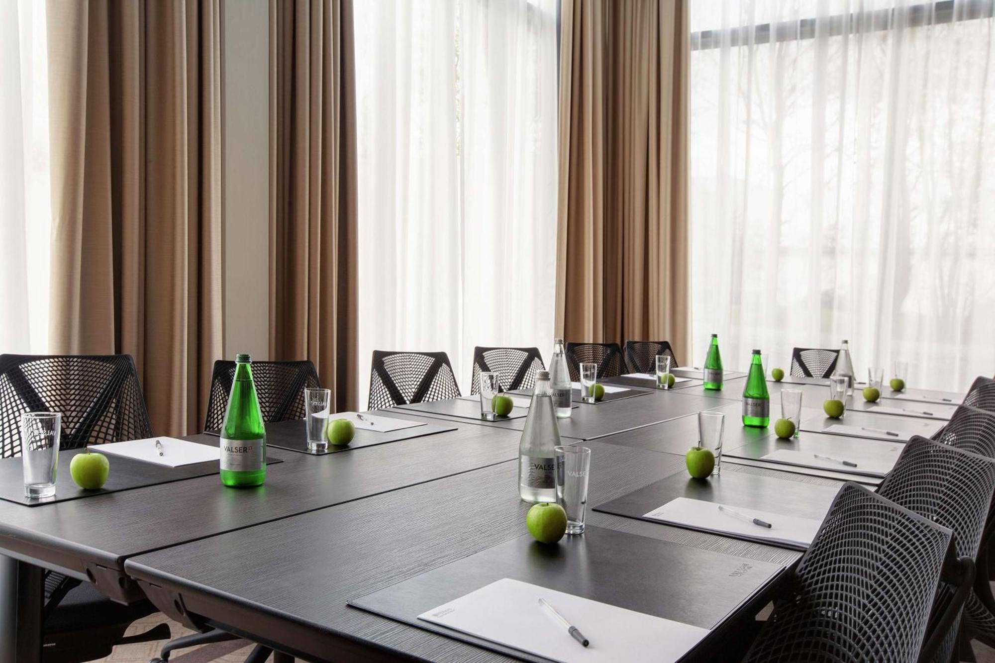Hilton Garden Inn Zurich Limmattal Spreitenbach Exterior foto