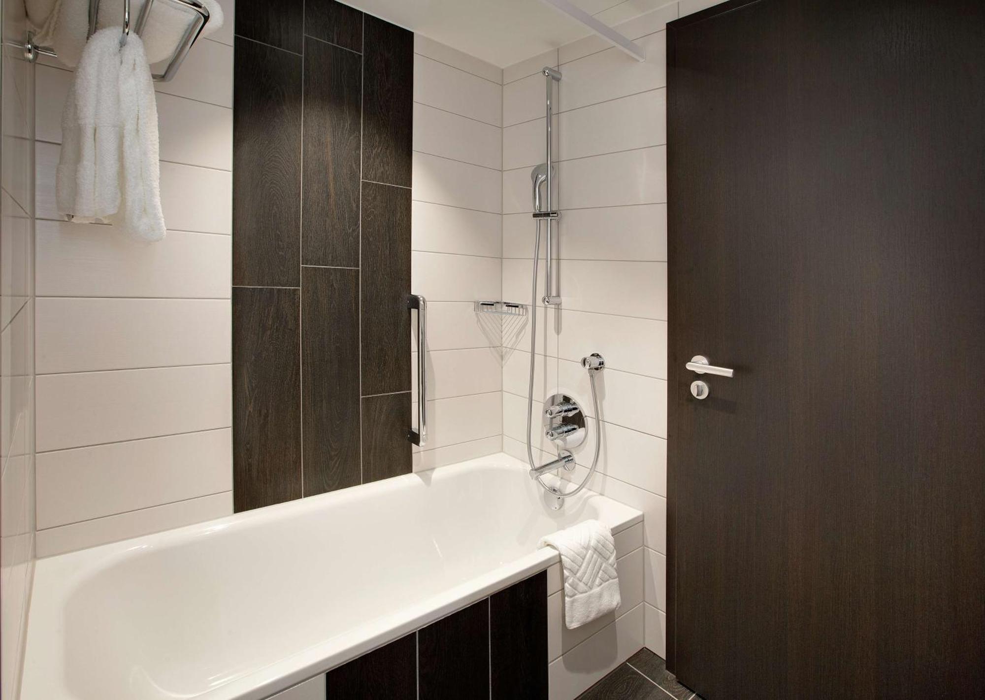 Hilton Garden Inn Zurich Limmattal Spreitenbach Exterior foto